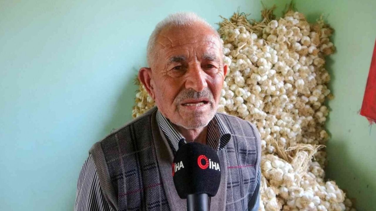 Zabıtanın tartısını aldığı seyyar satıcı İHA’ya konuştu: “Görevini yapan memur da emir kulu”
