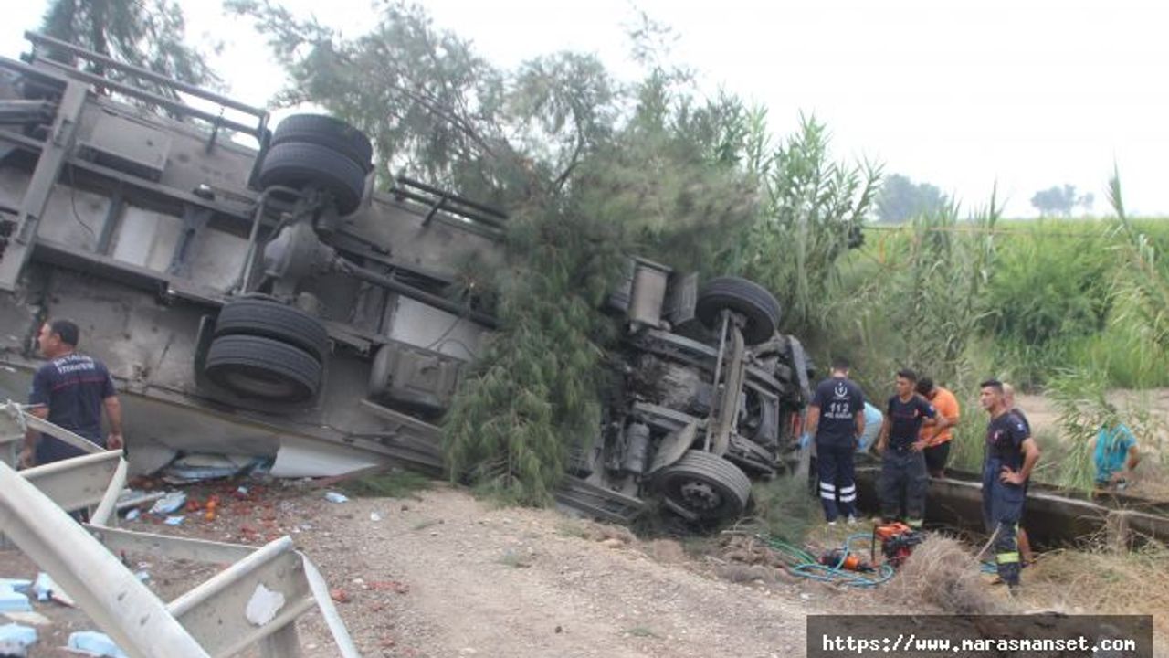 Tur otobüsü ile kamyonun çarpıştığı kazada 1 kişi öldü, 6 kişi yaralandı