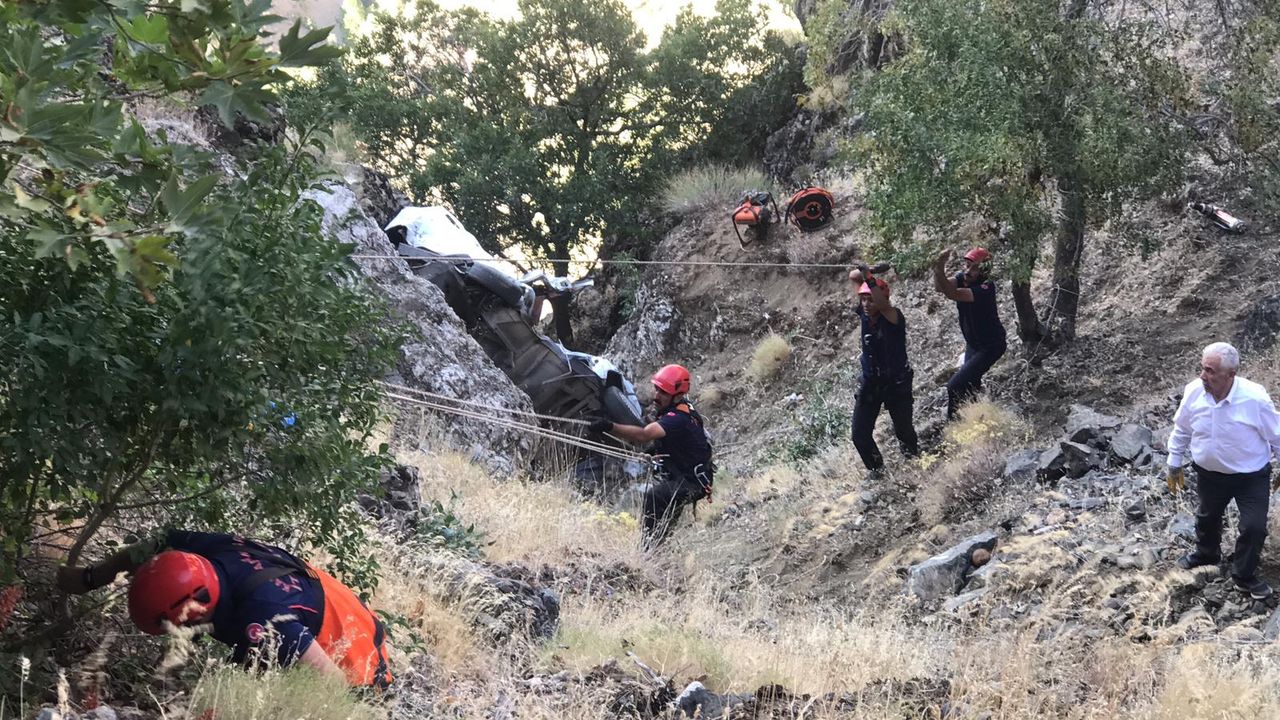 Kahramanmaraş'ta kayıp kişinin cesedi uçuruma yuvarlanan otomobilinde bulundu