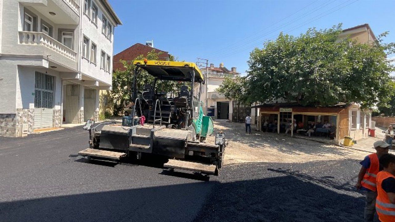 Bursa Osmangazi'de Karabalçık sokaklarına sıcak asfalt