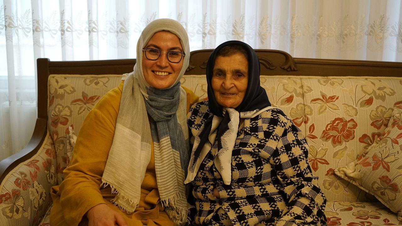 Alzheimer Gününde Anlamlı Ziyaret: Sevgi Unutulmaz