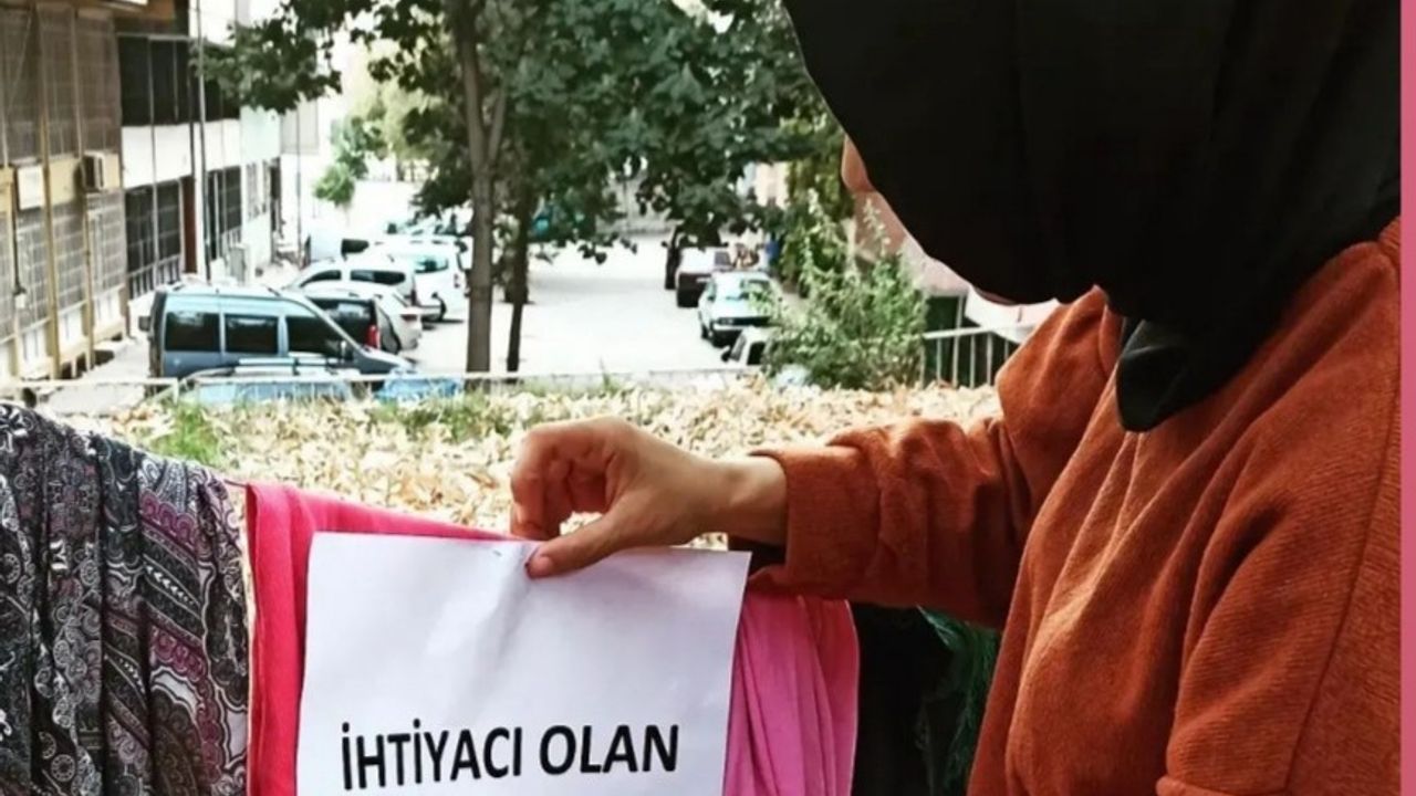 Kahramanmaraş'ta askıda kıyafet kampanyası