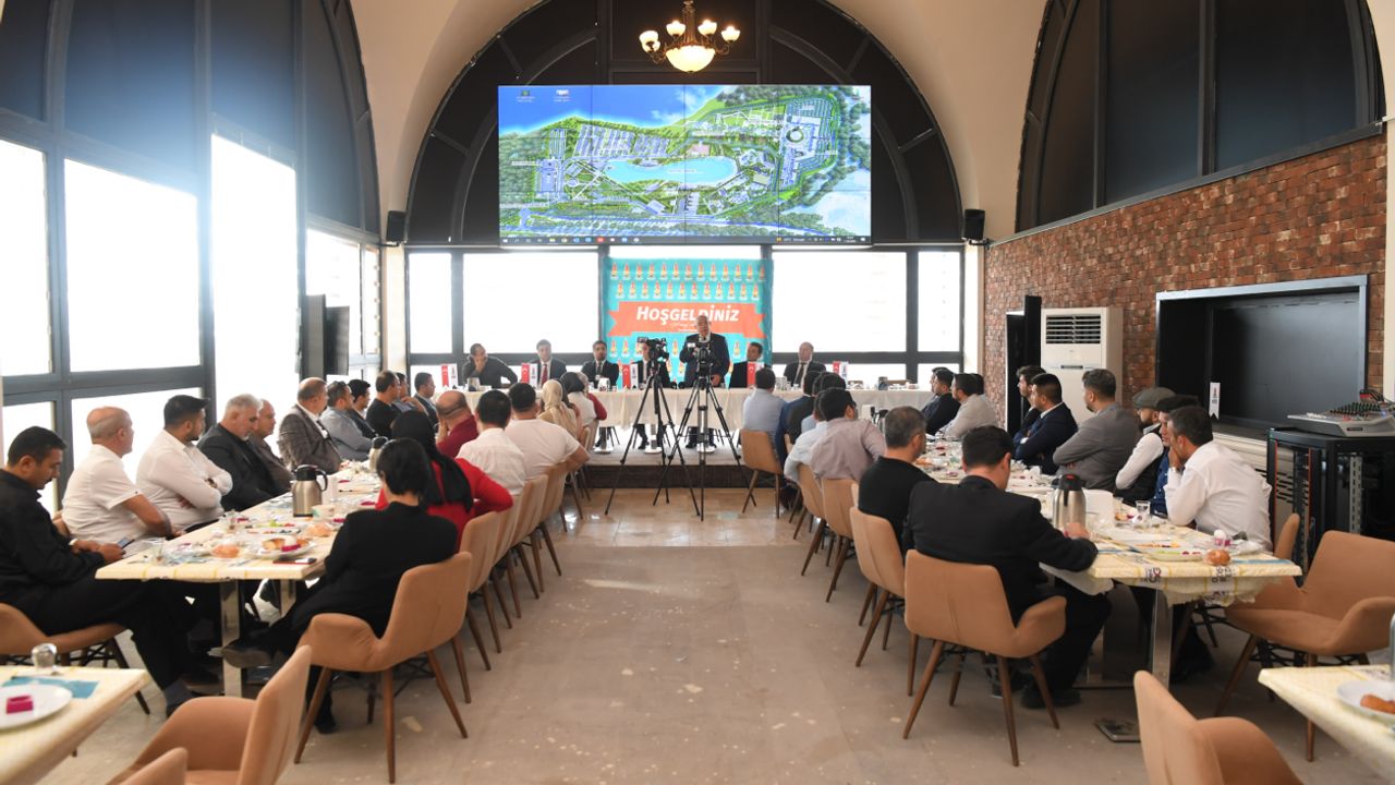 Başkan Mahçiçek, siyasi partilerin il ve ilçe teşkilatlarına EXPO 2023’ü anlatmaya devam ediyor