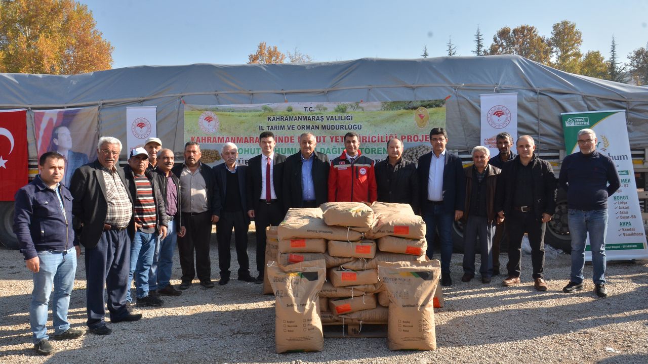 Elbistan’da üreticilere yüzde 50 hibe destekli 75 ton nohut tohumu dağıtıldı
