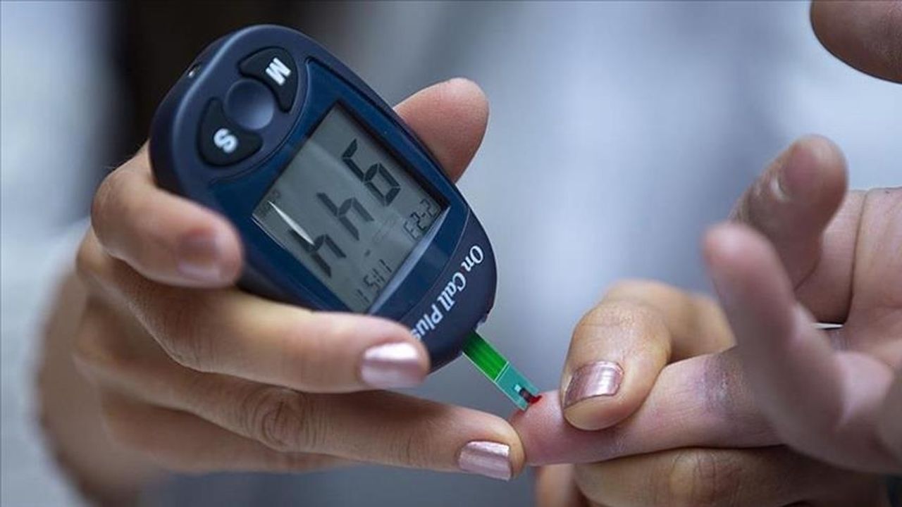 Tip-1 diyabet tanısı almış çocuklara şeker ölçüm cihazı yardımına başvurular başladı