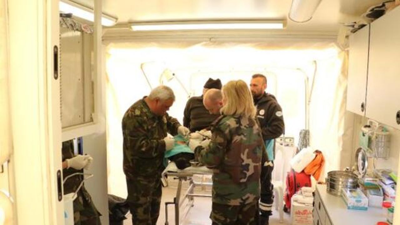 Kahramanmaraş'ta, Azerbaycan'ın kurduğu sahra hastanesinde depremzedeler tedavi ediliyor