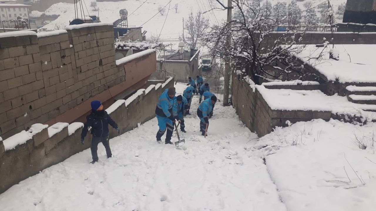 Dulkadiroğlu Belediyesi karla mücadele çalışmaları