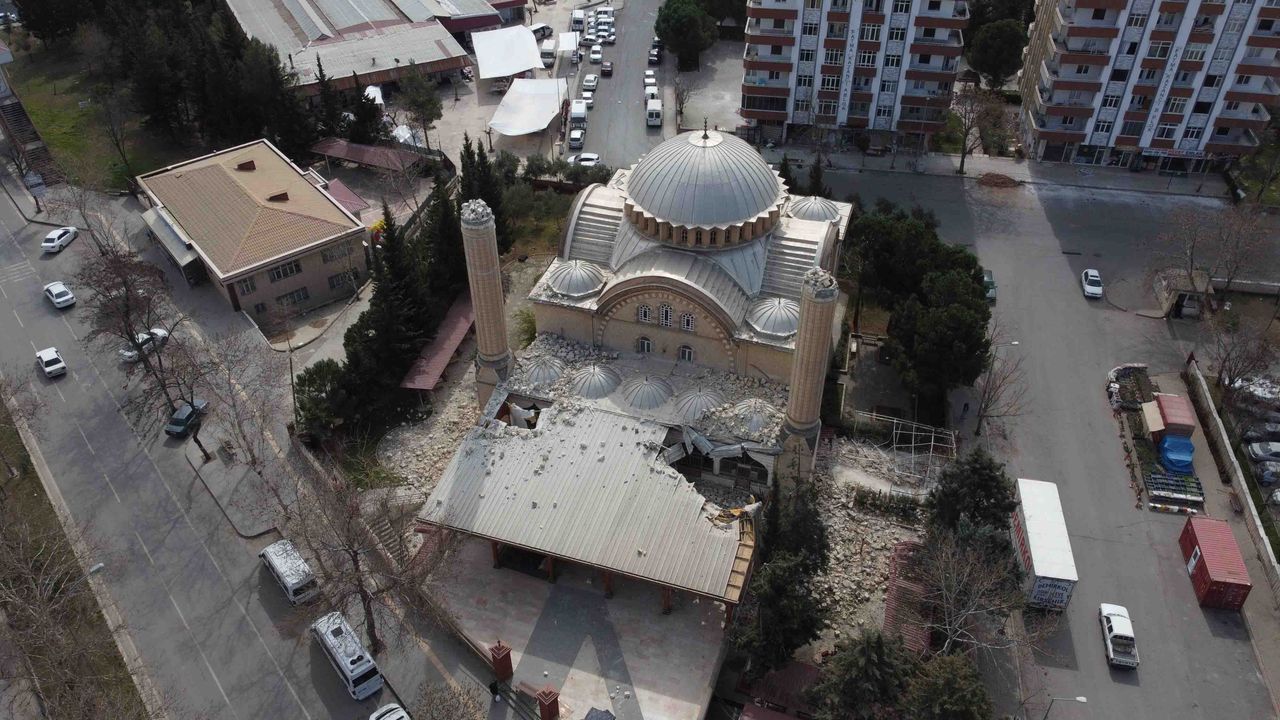 Hasarsız ve az hasarlı camiler ramazanda ibadete açık olacak