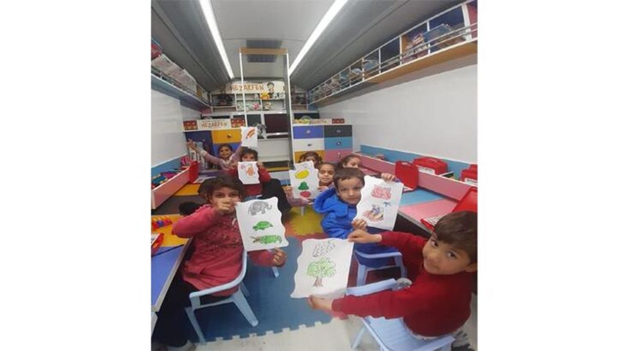 ‘Beyoğlu Mobil Anaokulu’ depremzede çocuklarla buluştu