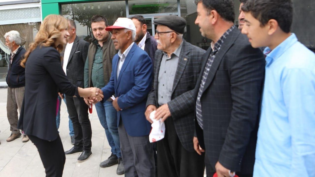 MHP'li Karakoç, Çiftçilerimiz Kafalarında Soru İşareti Olmadan Üretecek Şehrimiz Kazanacak!
