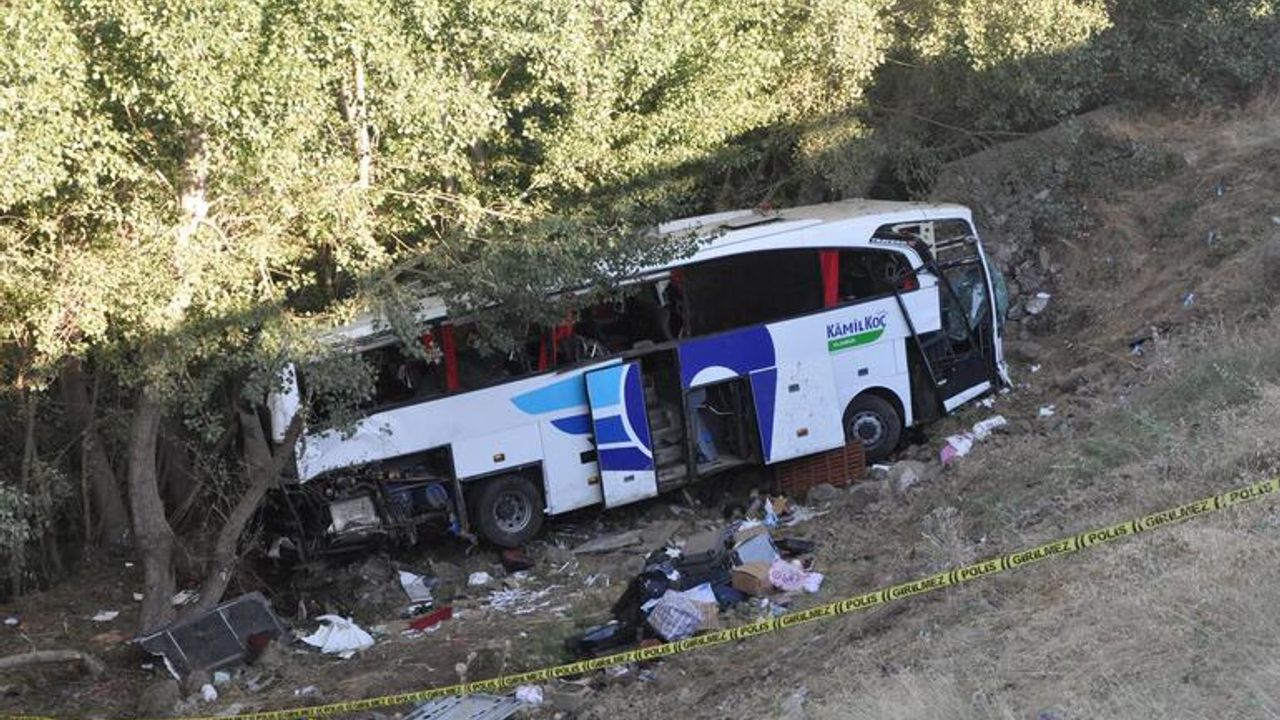 12 kişinin öldüğü kazada, otobüs şoförü kalp krizi geçirmiş