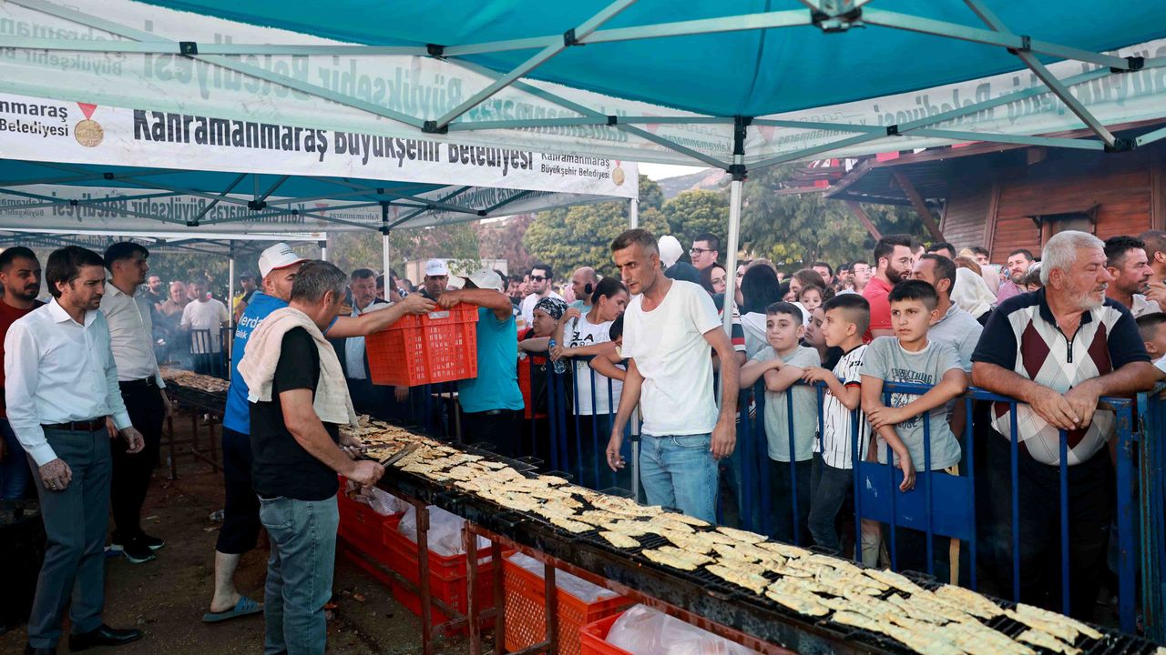Kahramanmaraş'taki festivalde 5 bin kişiye balık ikram edildi