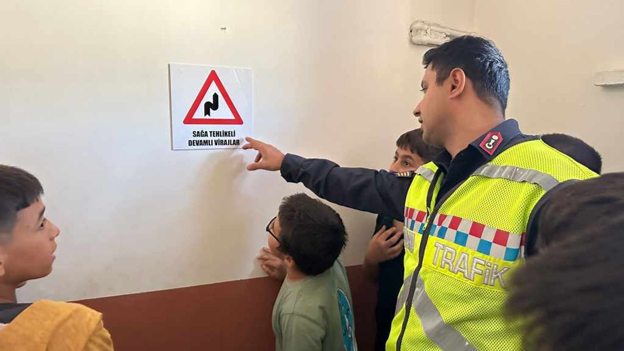Kahramanmaraş'ta çocuklara uygulamalı trafik eğitimi