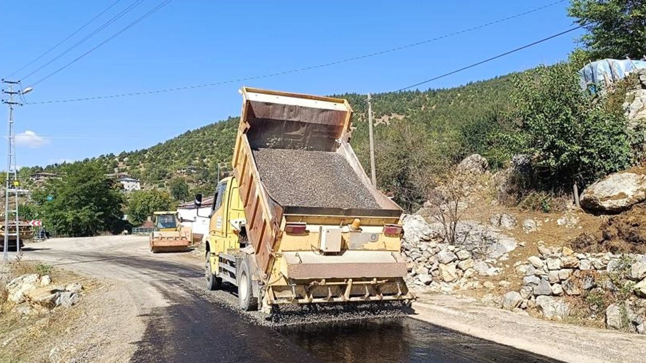 Andırın’da Kırsal Mahalle Yolları Yenileniyor