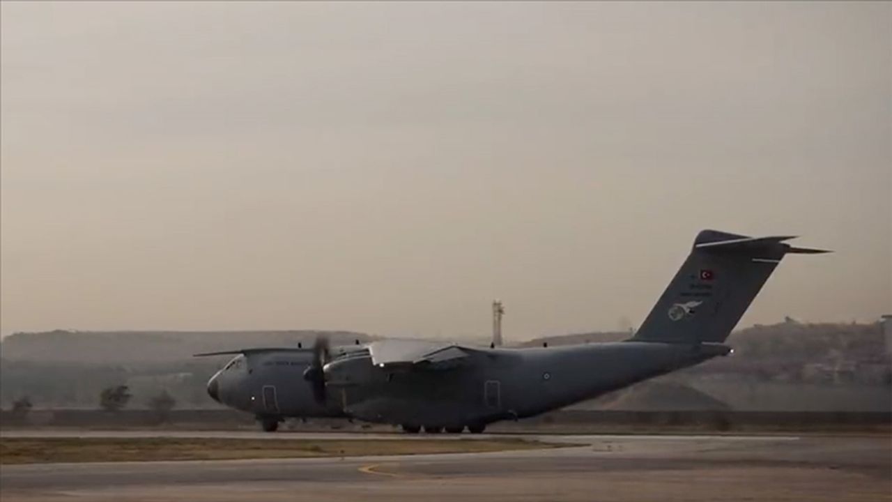 Gazze için yardım malzemeleri taşıyan 2 uçak Mısır'a hareket etti