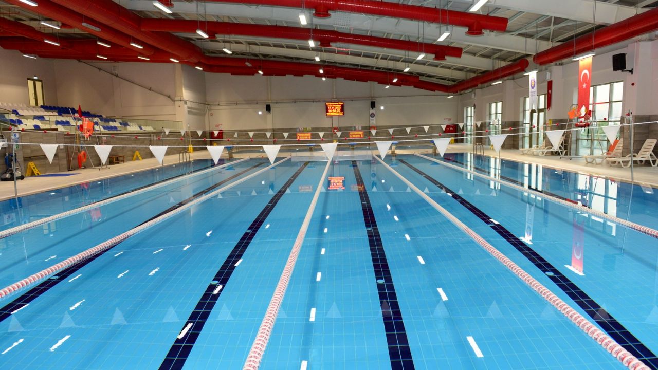 KSÜ’de Depremden Zarar Gören Yüzme Havuzu Hizmete Açıldı