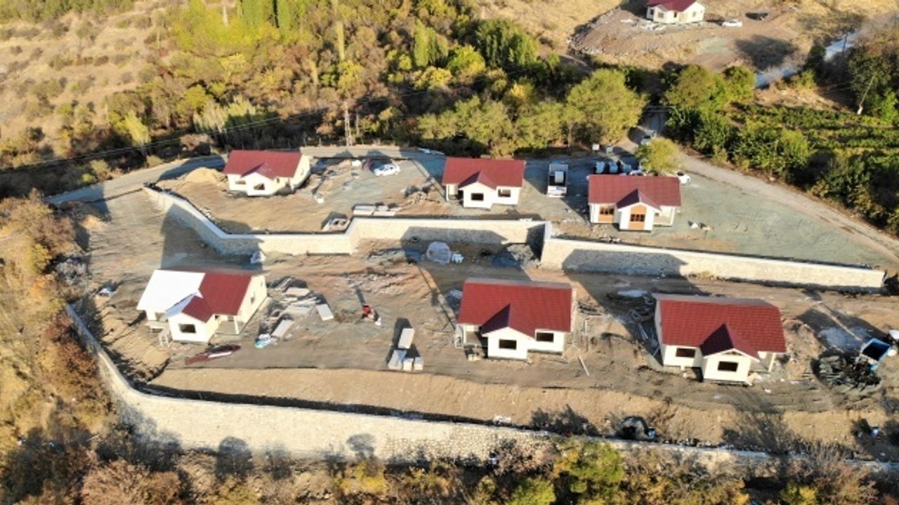 Deprem bölgesinde yapılacak 100 bin çelik köy evi için ihaleye çıkılacak