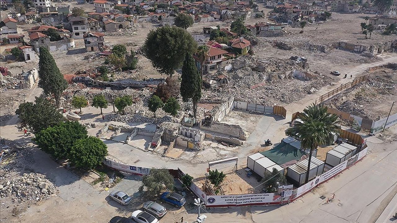 Depremde yerle bir olan tarihi cami yeniden ayağa kaldırılacak