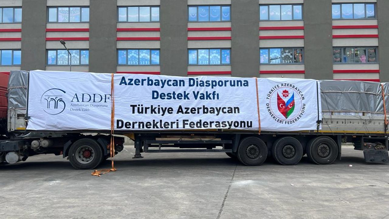 Azerbaycan'dan Kahramanmaraş’a 2 tır insani yardım yola çıktı