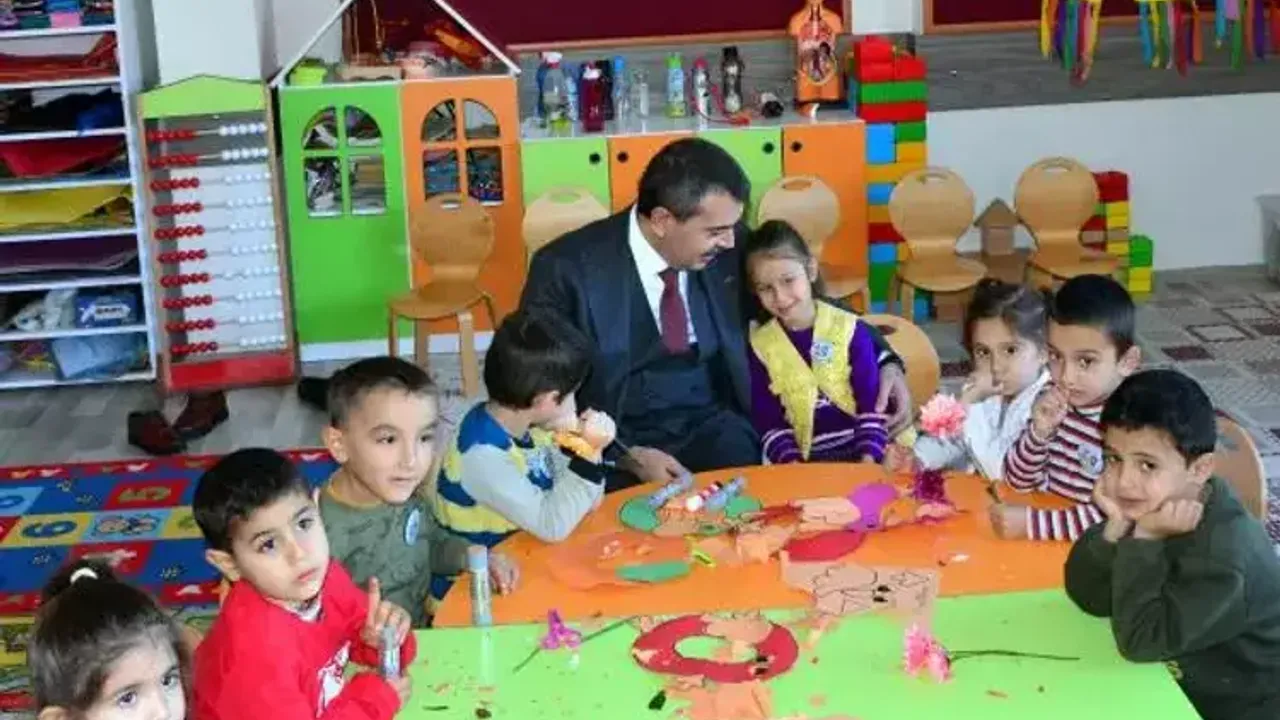 Bakan Tekin, Kahramanmaraş'taki okullarda inceleme yaptı