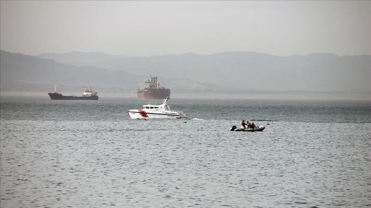 Batan geminin kayıp 7 personelini arama çalışmaları sürüyor