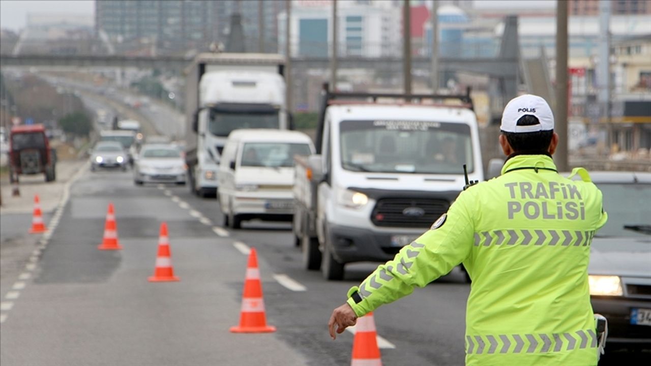 Trafik idari para cezalarının indirimli ödeme süresi bir aya uzatıldı