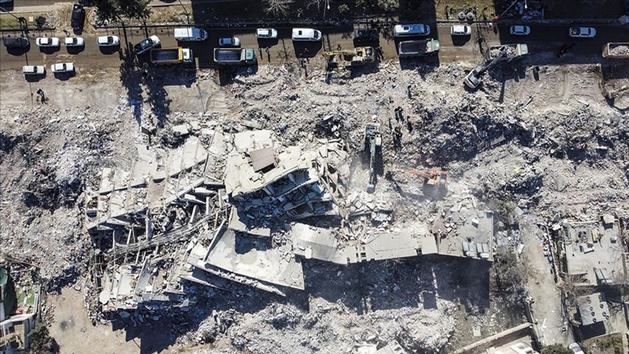 Depremde 72 kişinin öldüğü otelin davasının görülmesine yarın başlanacak