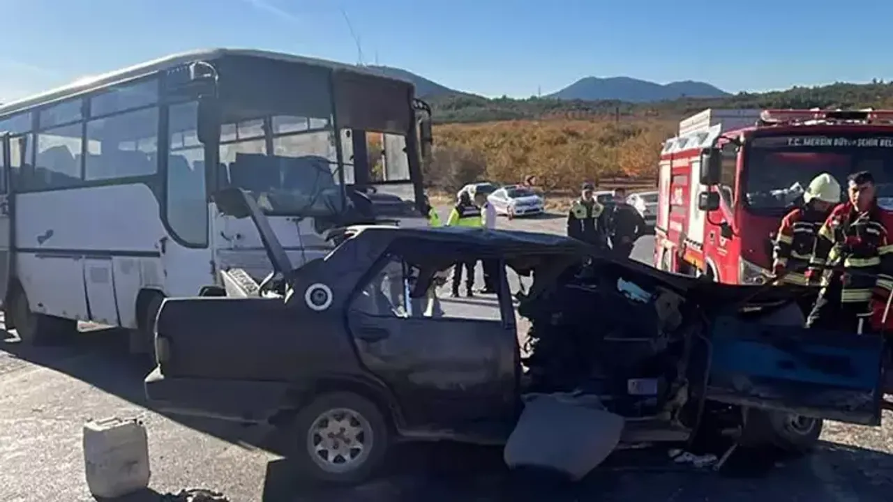 Tarım işçilerini taşıyan midibüs ile otomobil çarpıştı: 3 ölü, 12 yaralı