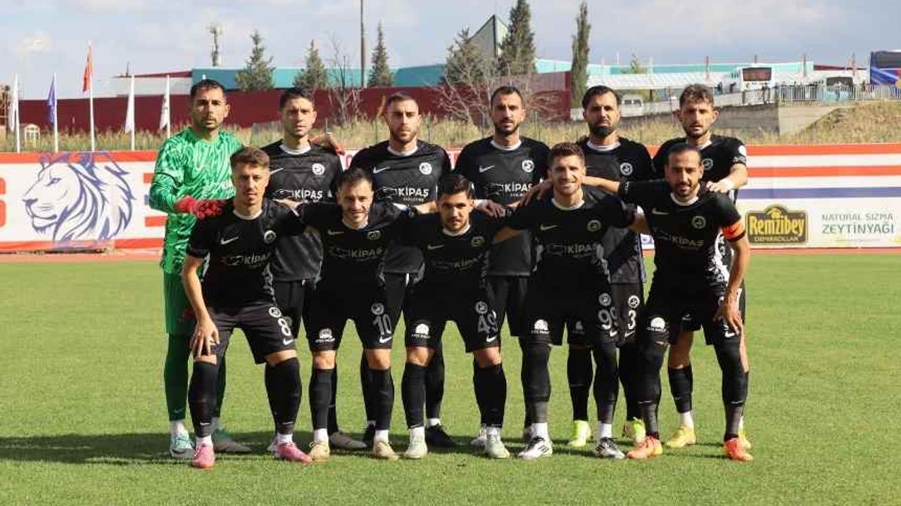 İstiklalspor, Aksaray Belediyespor’a karşı geri dönmesini bildi, 2-1 kazandı