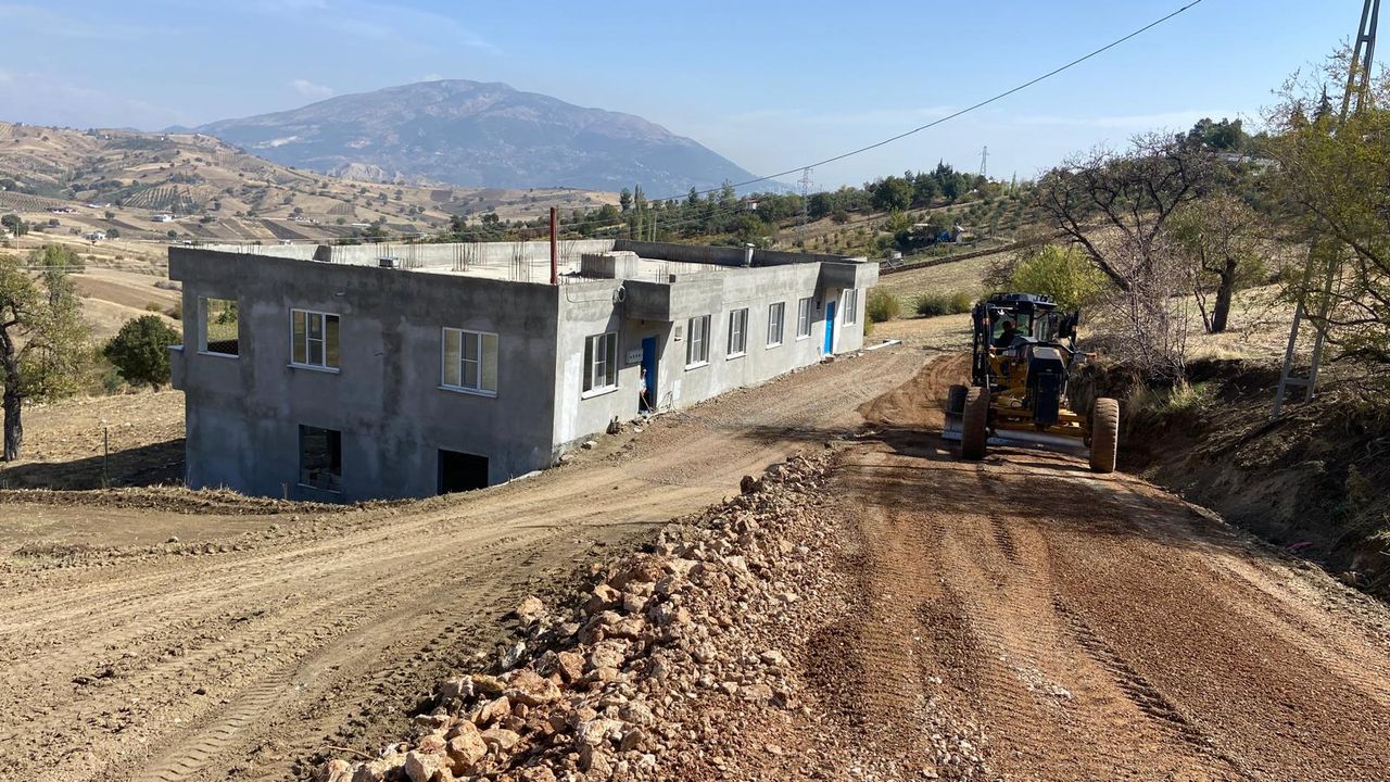 Onikişubat Belediyesi, 10 kırsal mahallede ulaşım ağını güçlendiriyor