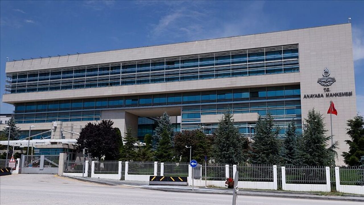 Anayasa Mahkemesinin siyasi parti mali denetim kararları Resmi Gazete'de