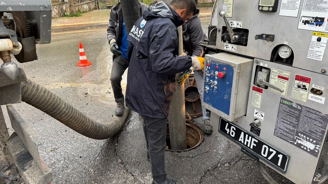 Aşırı Yağış Alan Bölgelerde Yoğun Mesai