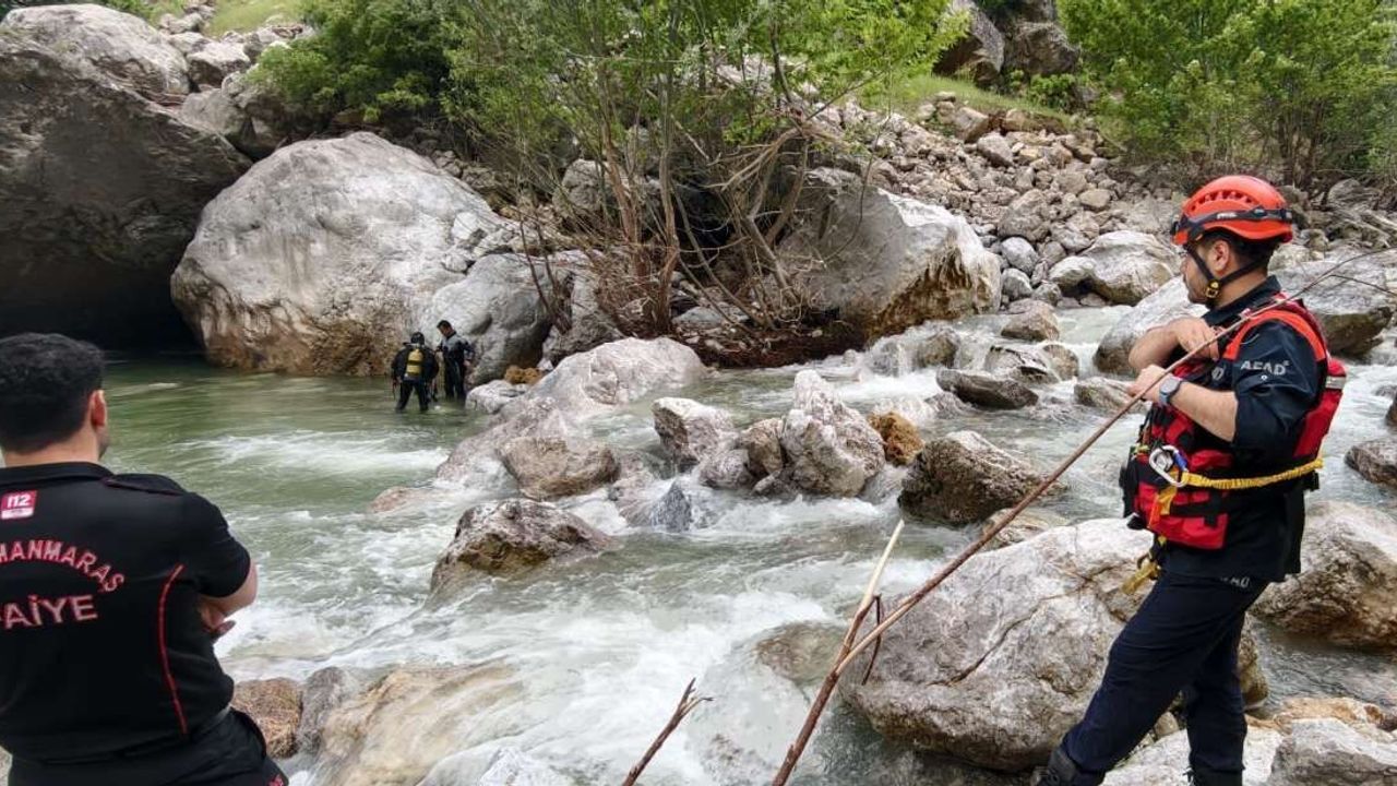 Kahramanmaraş'ta nehirde kaybolan kişiyi arama çalışmaları sürüyor