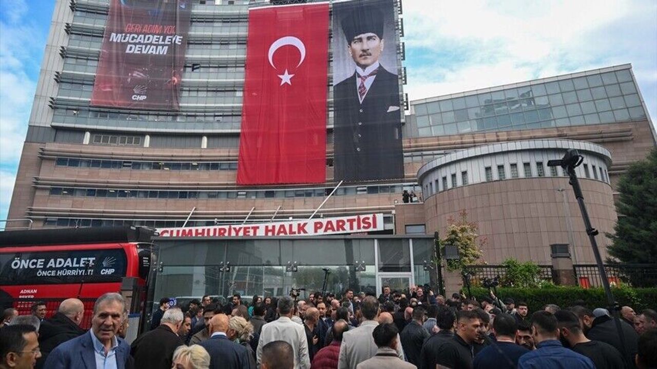 CHP Genel Merkezi’ne Polis Neden Müdahale Etti? Ankara’daki Gerginlikte Son Durum