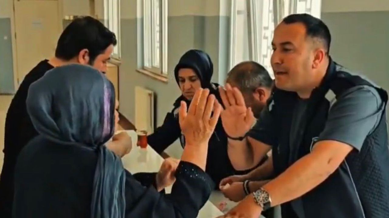 Dilencinin üzerinde çıkan para şok etti