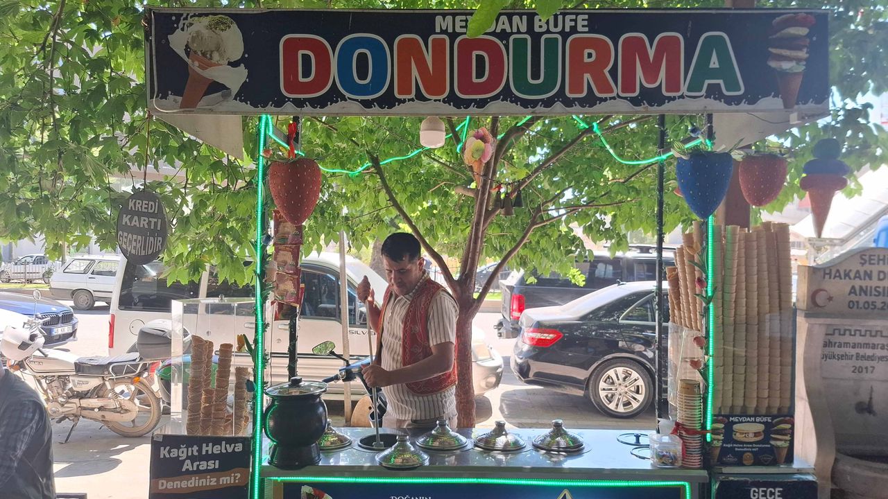 Kahramanmaraş’ta Sıcak Hava Dondurmaya İlgiyi Artırdı