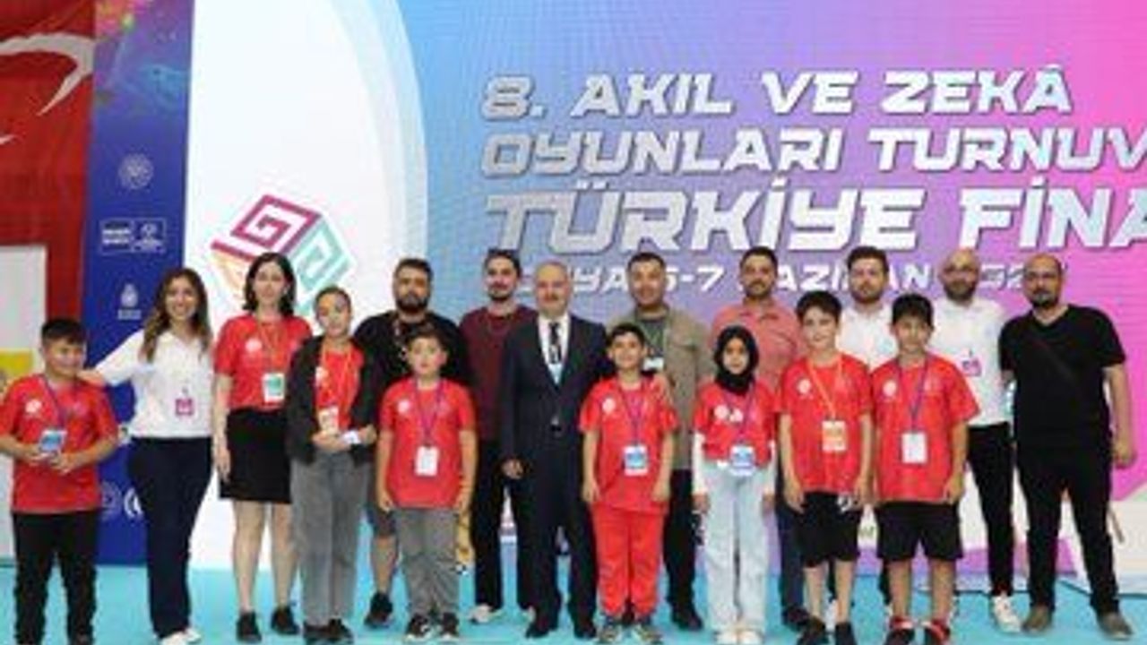 Kahramanmaraşlı öğrenciler TAZOF Türkiye finallerinde gururl