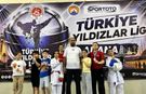 Kahramanmaraşlı Karatecilerden Madalya Şov
