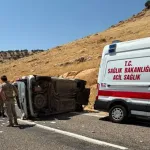 Hafif ticari araç takla attı; 2 çocuktan biri öldü diğeri yaralandı