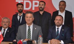İZMİR - CHP Ekonomi Masası Heyeti Tarihi Kemeraltı Çarşısı esnafını ziyaret etti