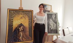 Kristal taşları sabırla işliyor