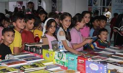 Kitap Fuarı’nda miniklere kitap sevgisi aşılanıyor
