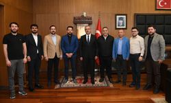 Başkan Güngör’den Ünlü İsimlere Kültür Yayınları Hediyesi
