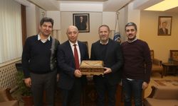 Kervan Ailesinden Rektör Bakan’a “Hayırlı Olsun” Ziyareti