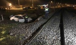 Kahramanmaraş'ta trenle otomobil çarpıştı: 2 kişi yaralandı