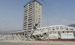 75 kişiye mezar olan milyonluk binanın temelinden su çıktı!