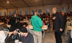 Başkan Okay, iftar çadırlarını ziyaret ederek vatandaşlarla hasbihal etti