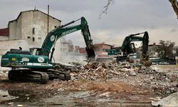 Vali Aydoğdu: Elbistan'da binaların enkazı yüzde 98 seviyesinde kaldırıldı