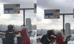 Trafikte otomobil sürücüsüyle kuryenin kavgası