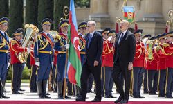Azerbaycan Cumhurbaşkanı Aliyev, Erdoğanı törenle karşıladı